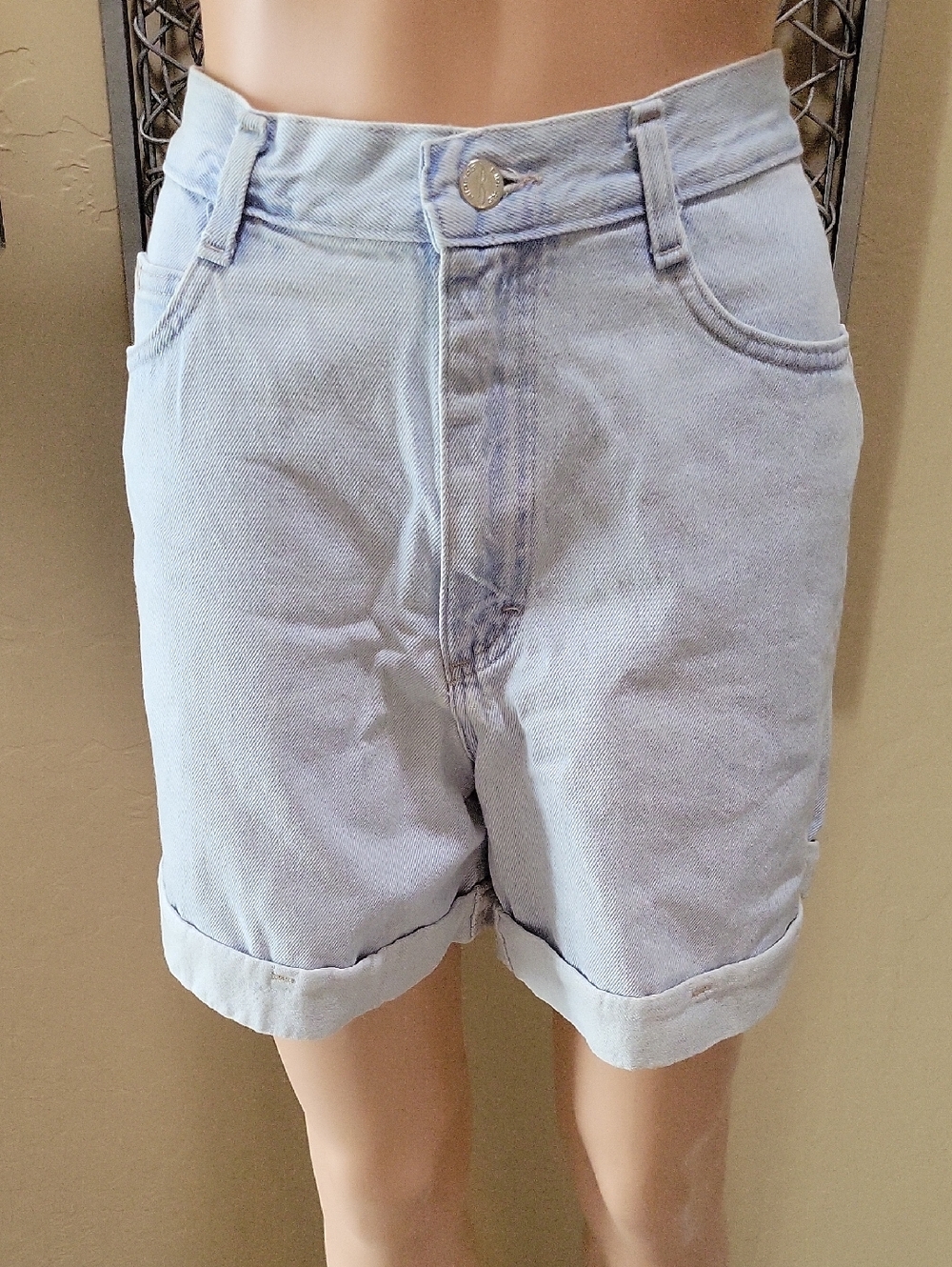 Riders Vintage High Waist Light Wash Cuffed Denim Women's Shorts
